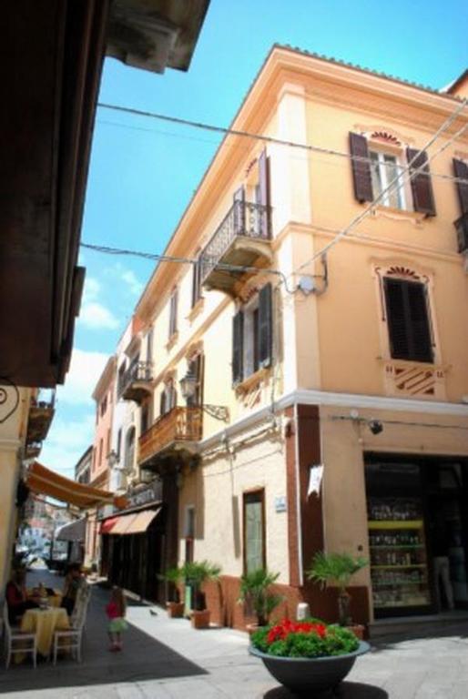 B&B Affittacamere Via Del Centro La Maddalena  Dış mekan fotoğraf